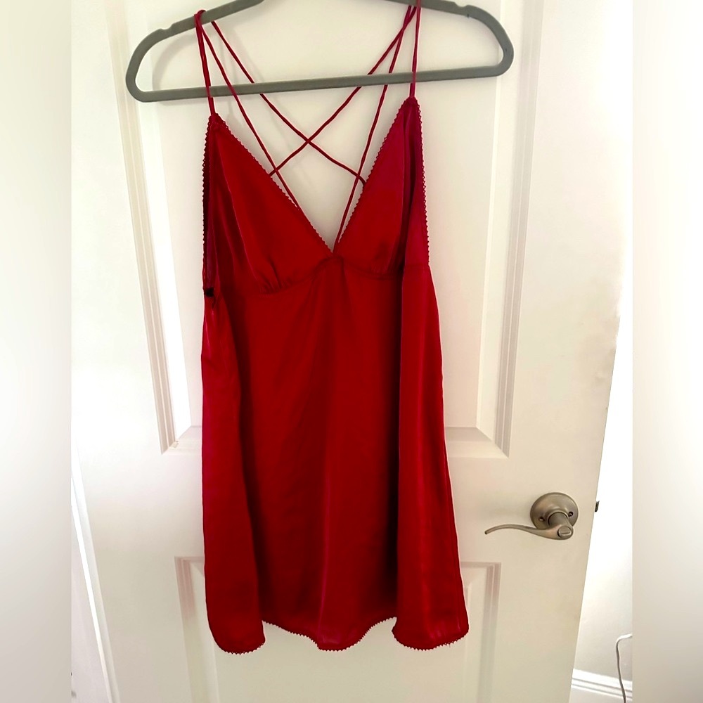 💗💗💗 Free People “ Just Because” Slip, Size M Perfect for Valentine’s day!